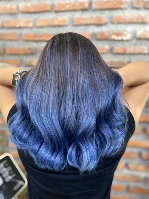 How to achieve ash blue hair color at home?