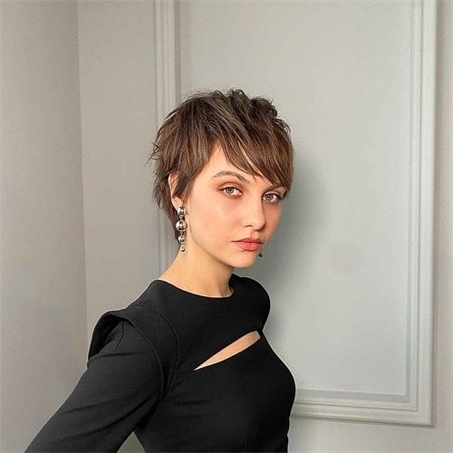 Why is French crop haircut so popular with women in recent years?