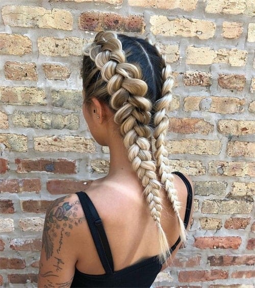 Ways to choose homecoming hairstyle