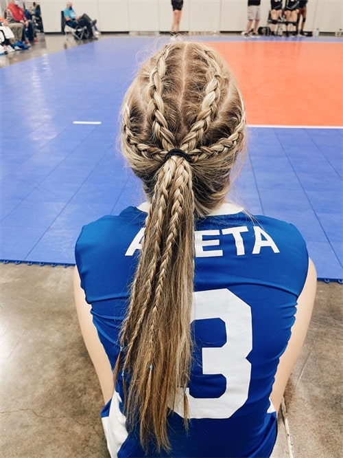 What need to do when choosing volleyball hairstyles?