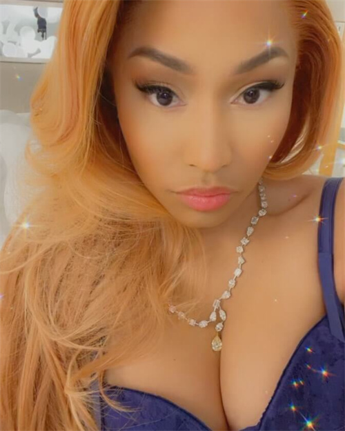 Nicki Minaj strawberry blonde hair